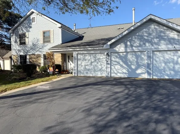 310 Oak Meadow Ct APT D2, Schaumburg, IL 60193