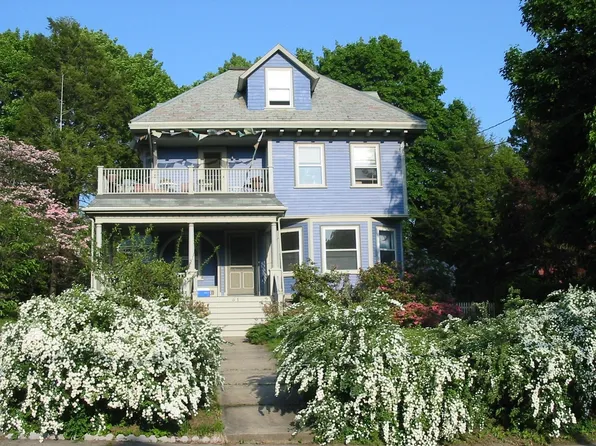 31 Barnard Ave #1, Watertown, MA 02472