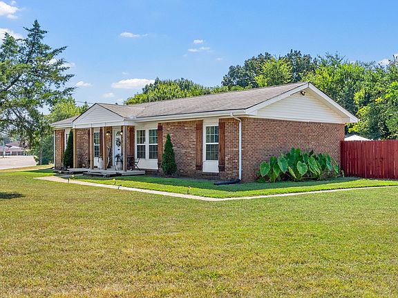 4th image of 284 Lafayette Rd