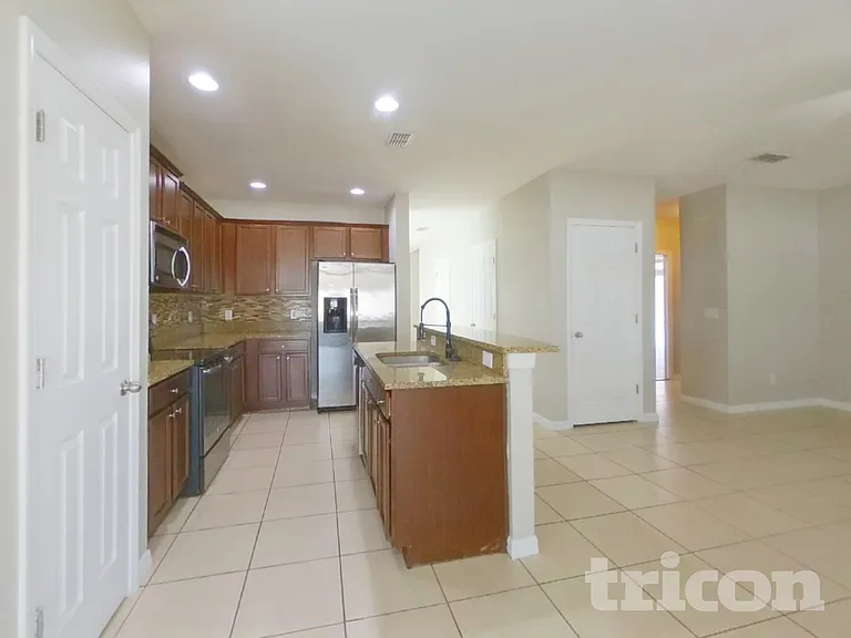 2761 Painted Rock St — Photo 6