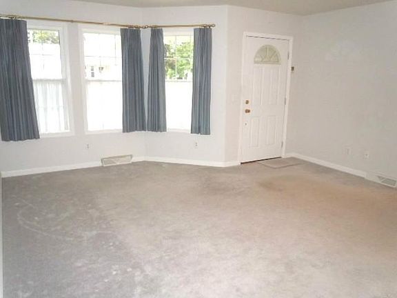 4th image of 101 Lavine St