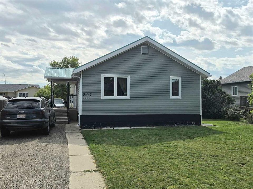 1st image of 307 3rd Ave N