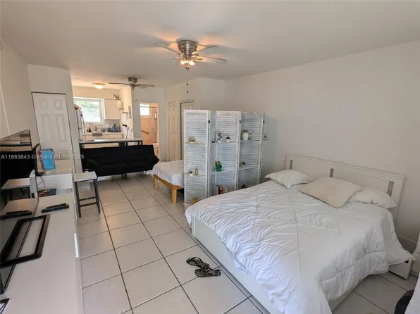 158 Ocean Dr APT 406, Miami Beach, FL 33139