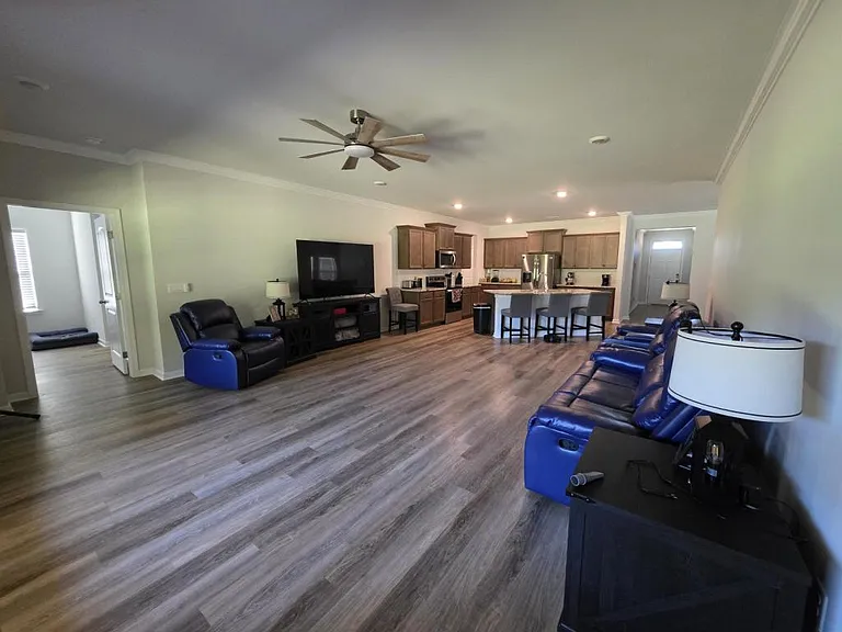 352 Castlepath Dr SW — Photo 7