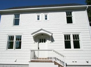 1073 Summit Ave E, Seattle, WA 98102
