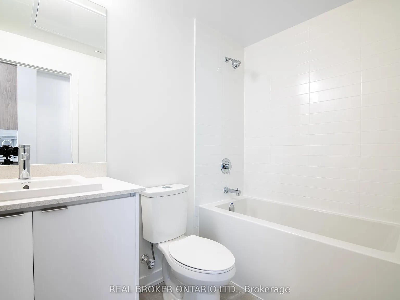 2 bed, $2,600 — Photo 2