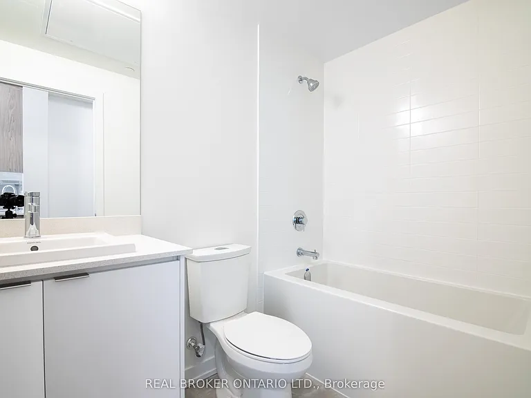 55 Duke St W #1101 — Photo 2