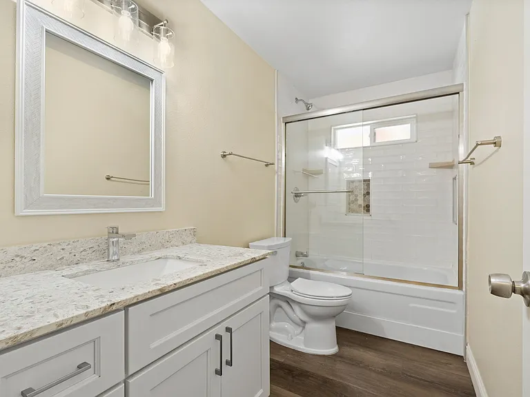 2226 Paloma Ave — Photo 3