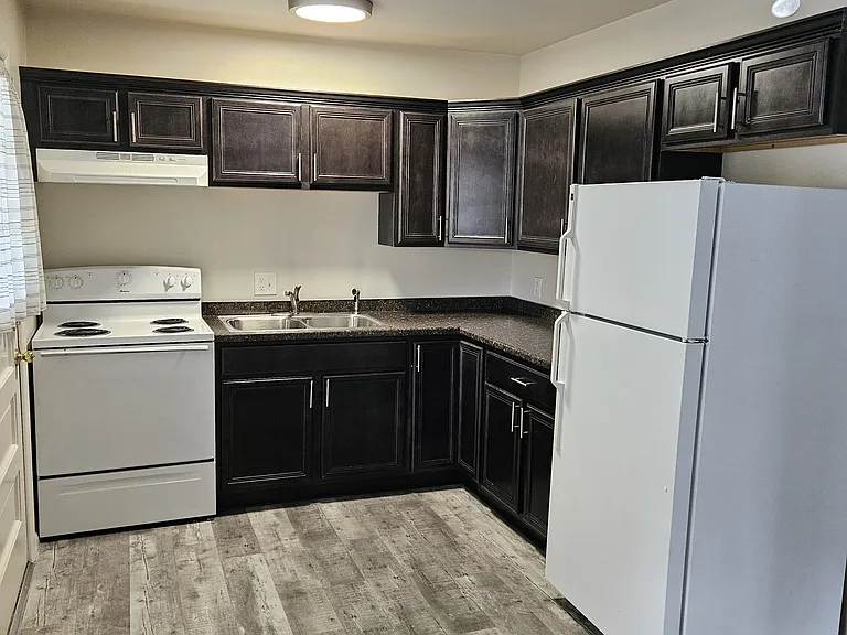 721 E Maple St #5 — Photo 1