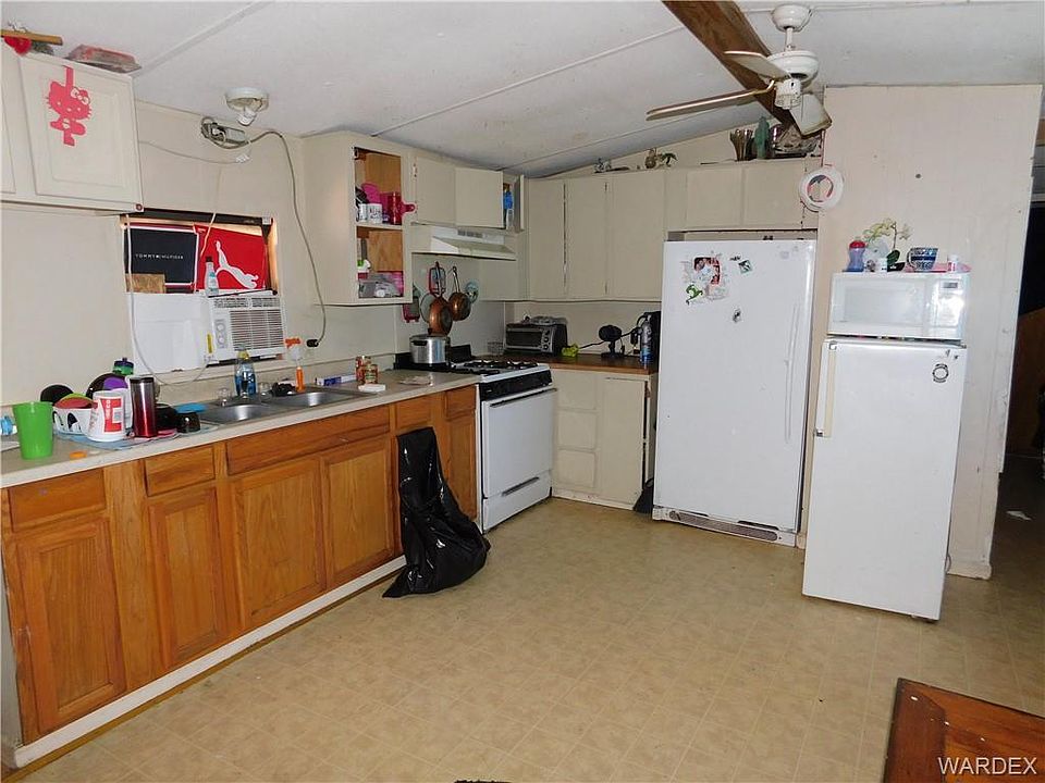 2nd image of 606 Silver Ln