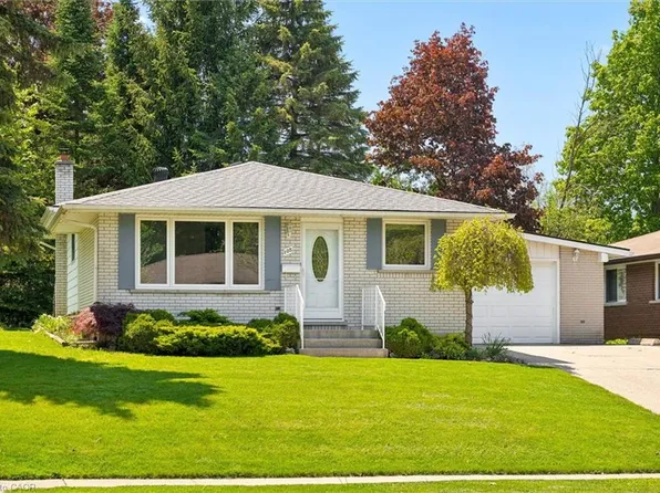 105 Silverspring Cres, Kitchener, ON N2M 4P3