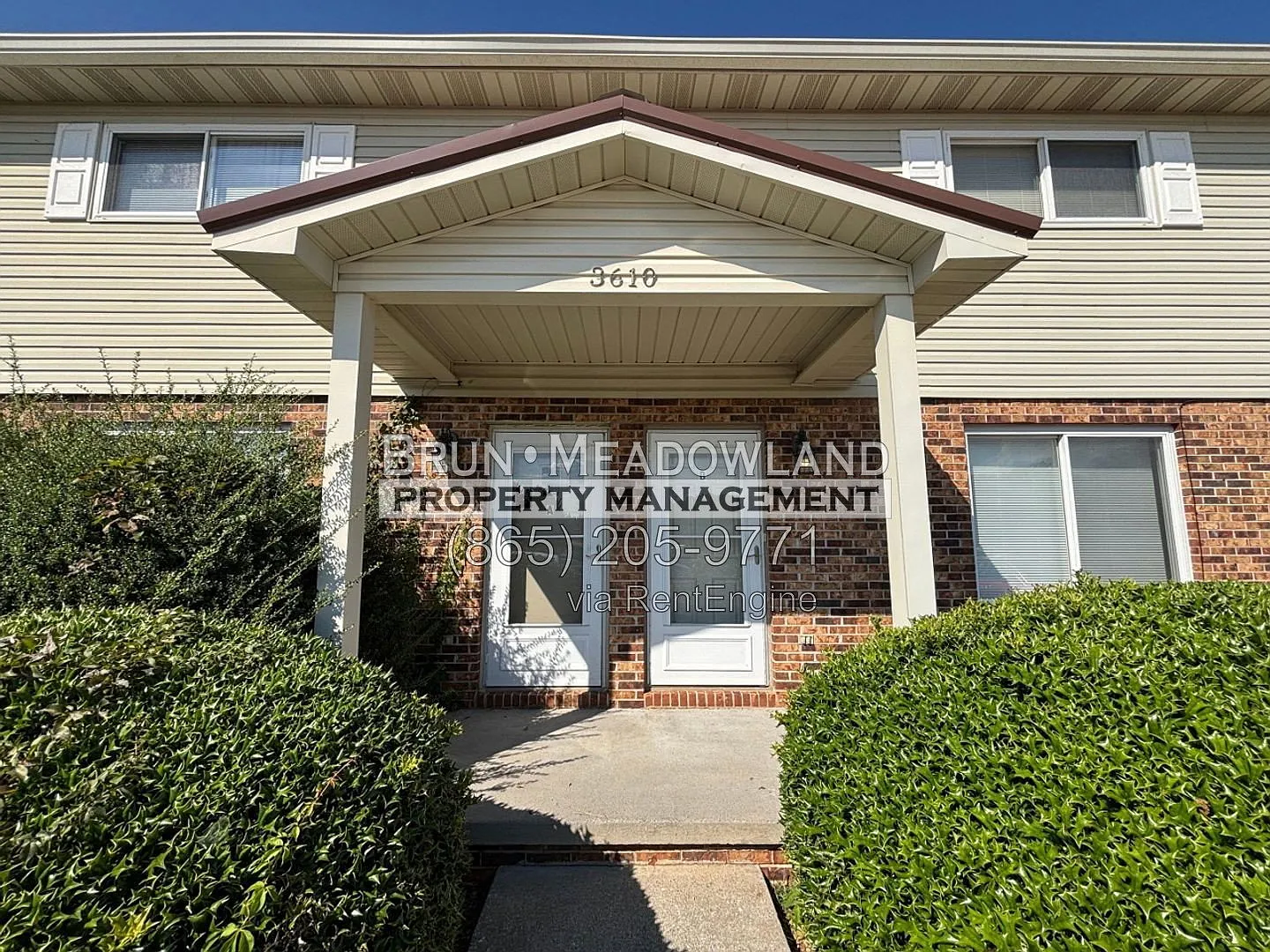 2 bed, 1.5 bath, 1150 sqft, $1,300 — Photo 2
