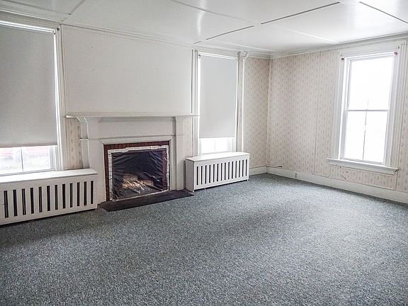 4th image of 308 E Genesee St
