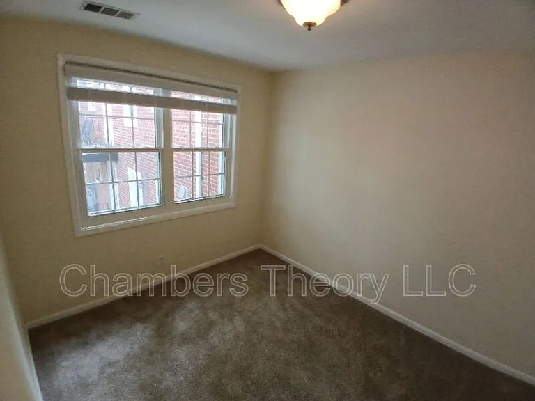 2501D S Walter Reed Dr #D — Photo 9