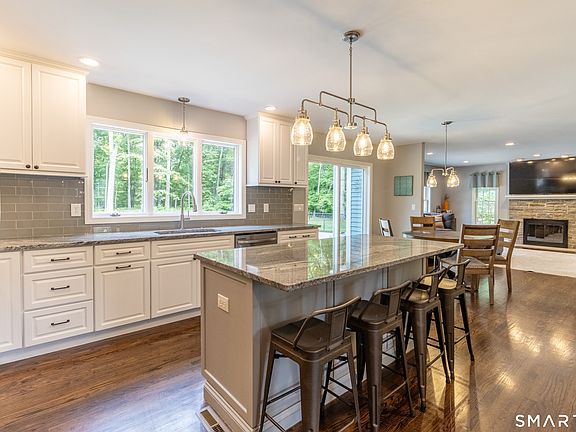 3rd image of 39 Farmwood Drive