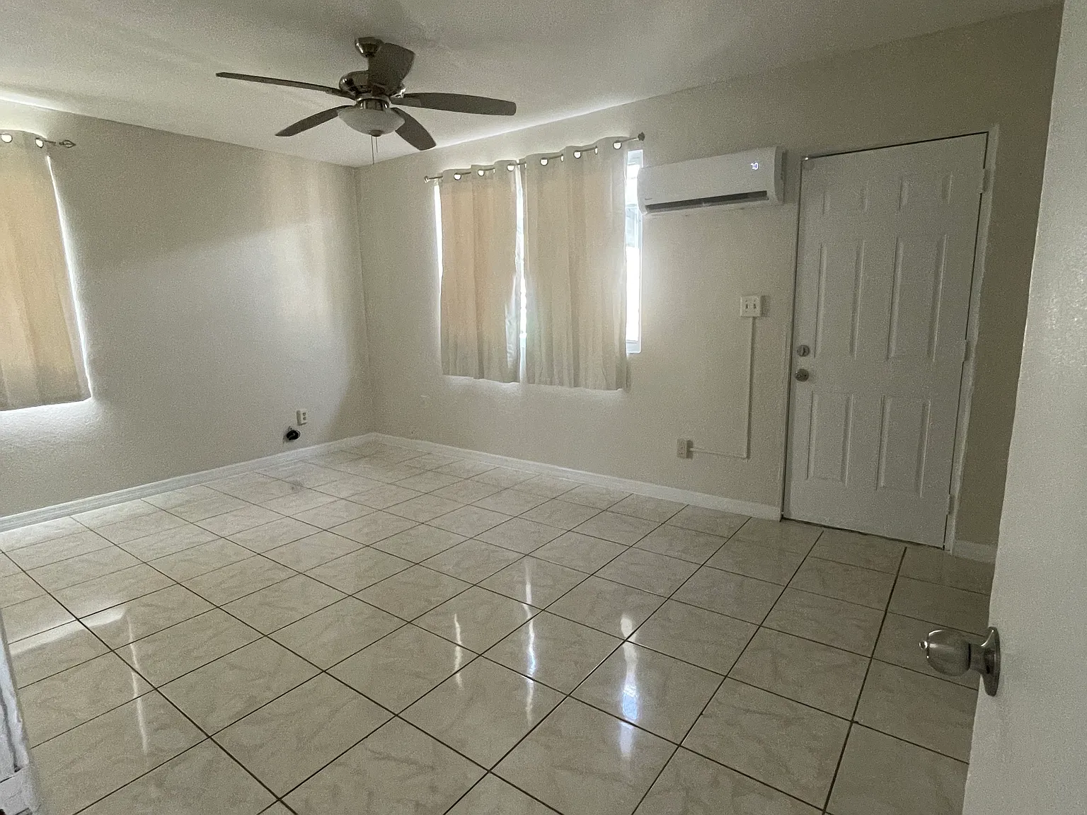 1 bed, $1,300 — Photo 3