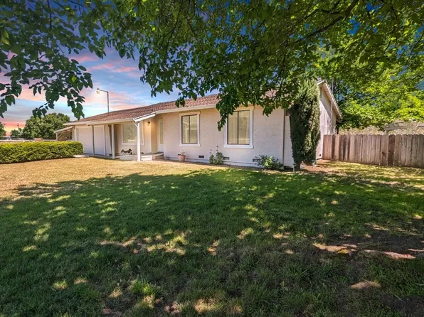 734 E Frisbee Ln, French Camp, CA 95231