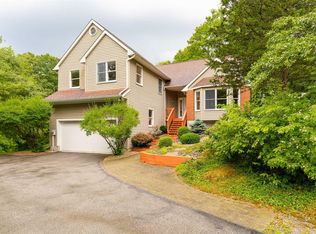 688 Traver Rd, Pleasant Valley, NY 12569