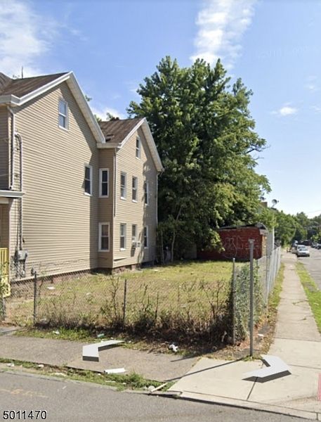 2nd image of 62 E Main St