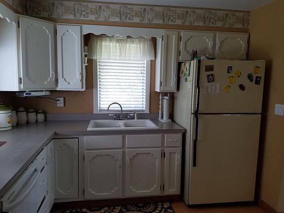 5th image of 4618 Oak St