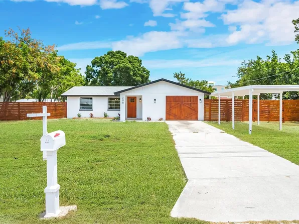 208 Palmetto Rd W, Nokomis, FL 34275