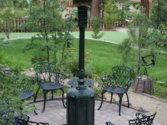 Backyard putting green