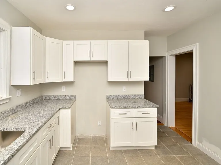 48 Evelyn St #1 — Photo 8