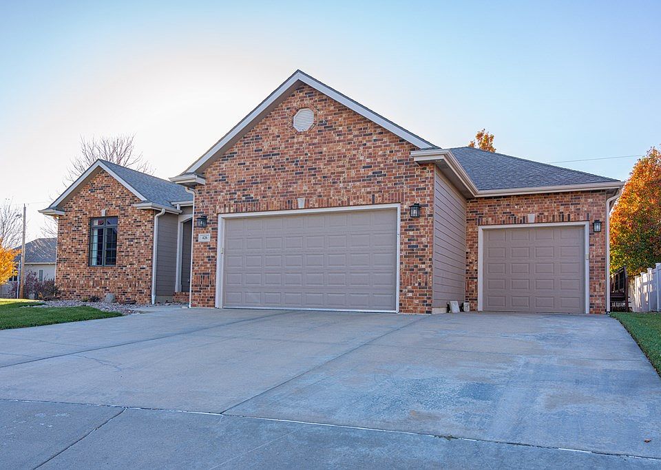 2nd image of 426 Greystone Dr