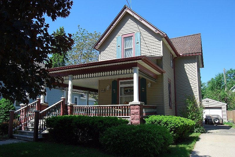 1st image of 607 N Linn St