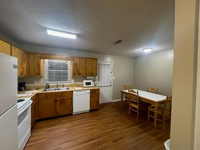 2403 Rockmart Rd SE #2 — Photo 6