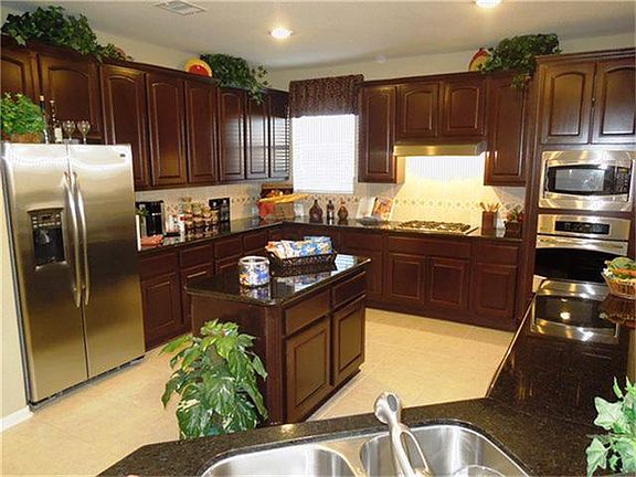 5th image of 2409 Lakeway Dr