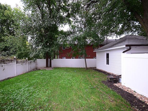 5th image of 711 N 36th St #1/2