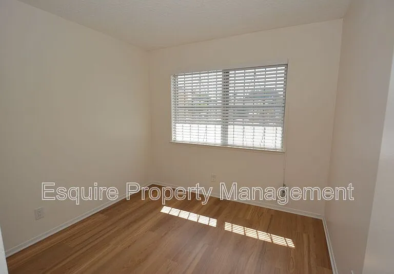 240 Alpine St — Photo 16