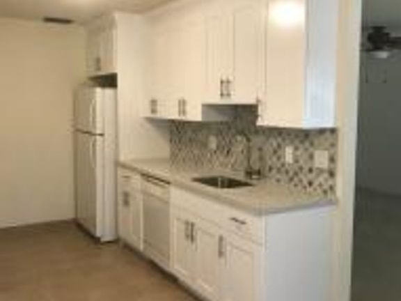 4th image of 5797 Doris Ct