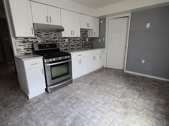 2nd image of 436 E Mechanic St