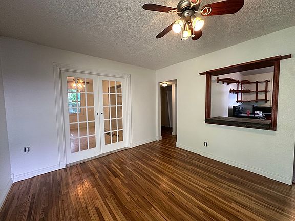 4th image of 3326 W Woodland Blvd