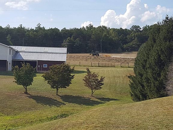 5th image of 852 Adair Hill Dr