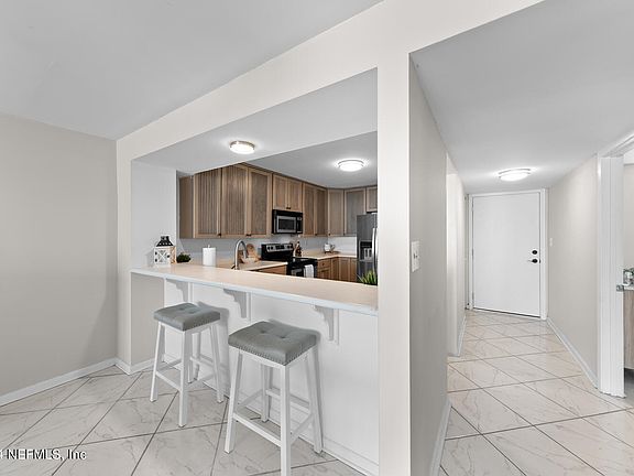 4th image of 1301 1ST Street #707
