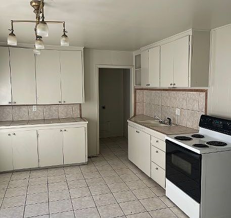 1912 St Clair-Kit_01052023