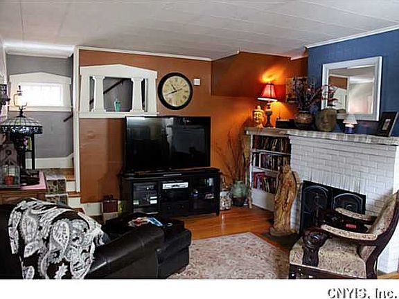 5th image of 161 Harwood Ave