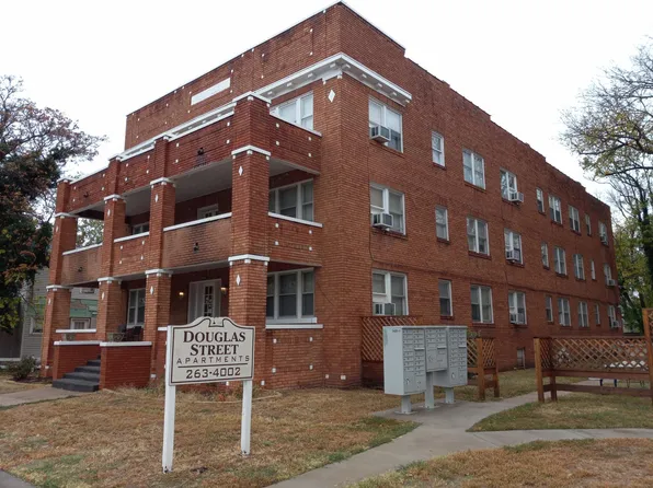 2606 E Douglas Ave, Wichita, KS