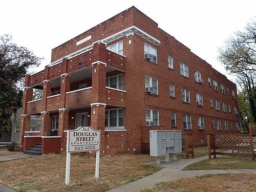 2606 E Douglas Ave Photo 1