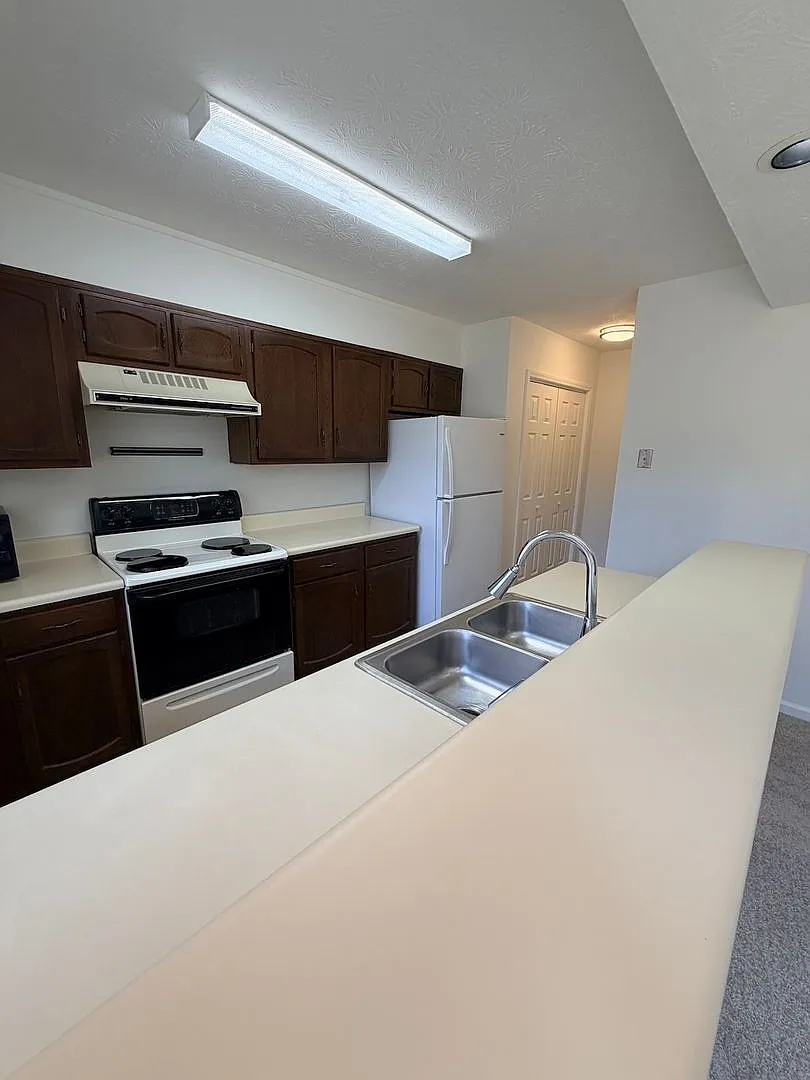Updated Townhome in Norcross! — Photo 4