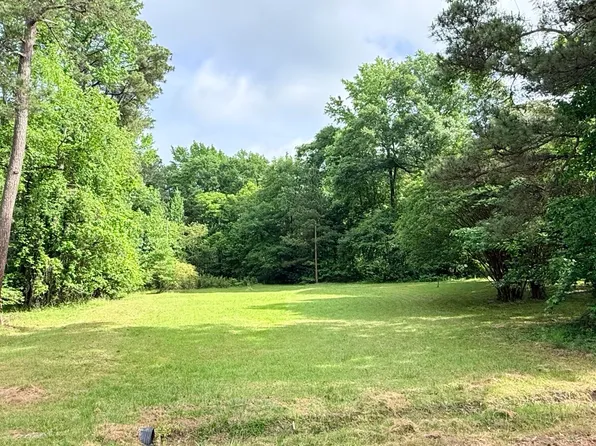 8 Kensington Pl, Columbus, MS 39705