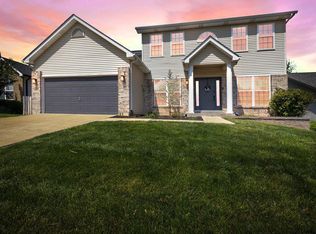 639 Fox Hill Estates Dr, Ballwin, MO 63021