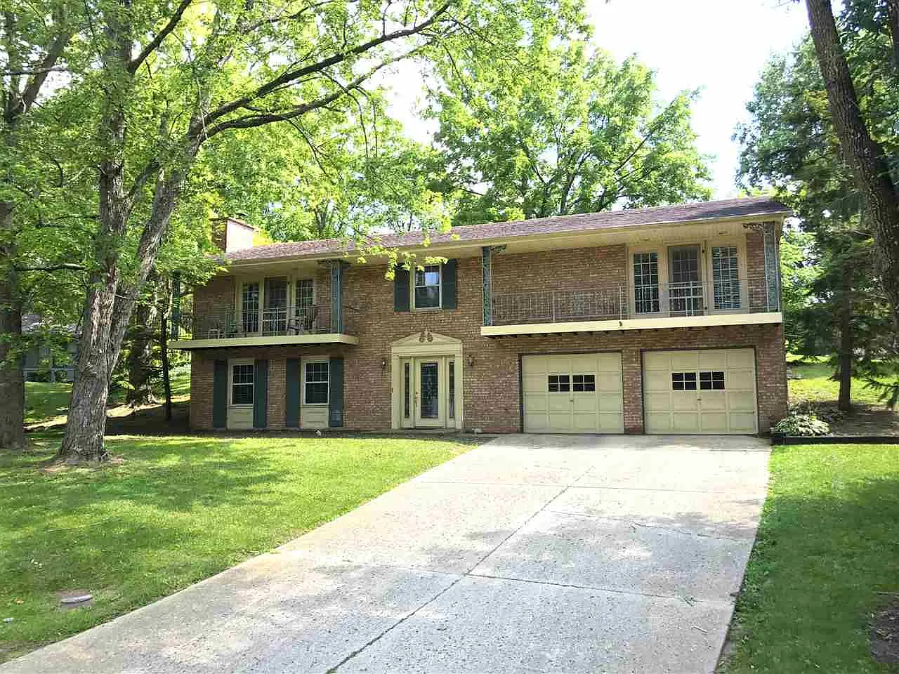 531 Edgewood Dr photo 1
