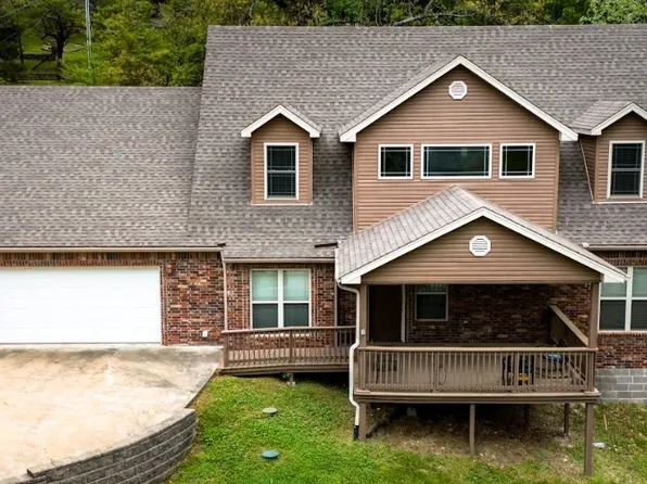 22787 Raymond St, Springdale, AR 72764