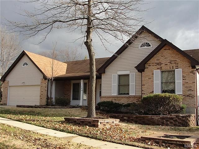 1st image of 104 Fleurie Dr