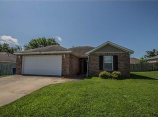 2809 SW 10th St, Bentonville, AR 72712