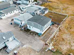 27 Perkins Ave, Hampton, NH 03842